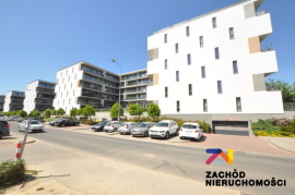 Przestronna Kawalerka 40 M2 W Apartamentowcu